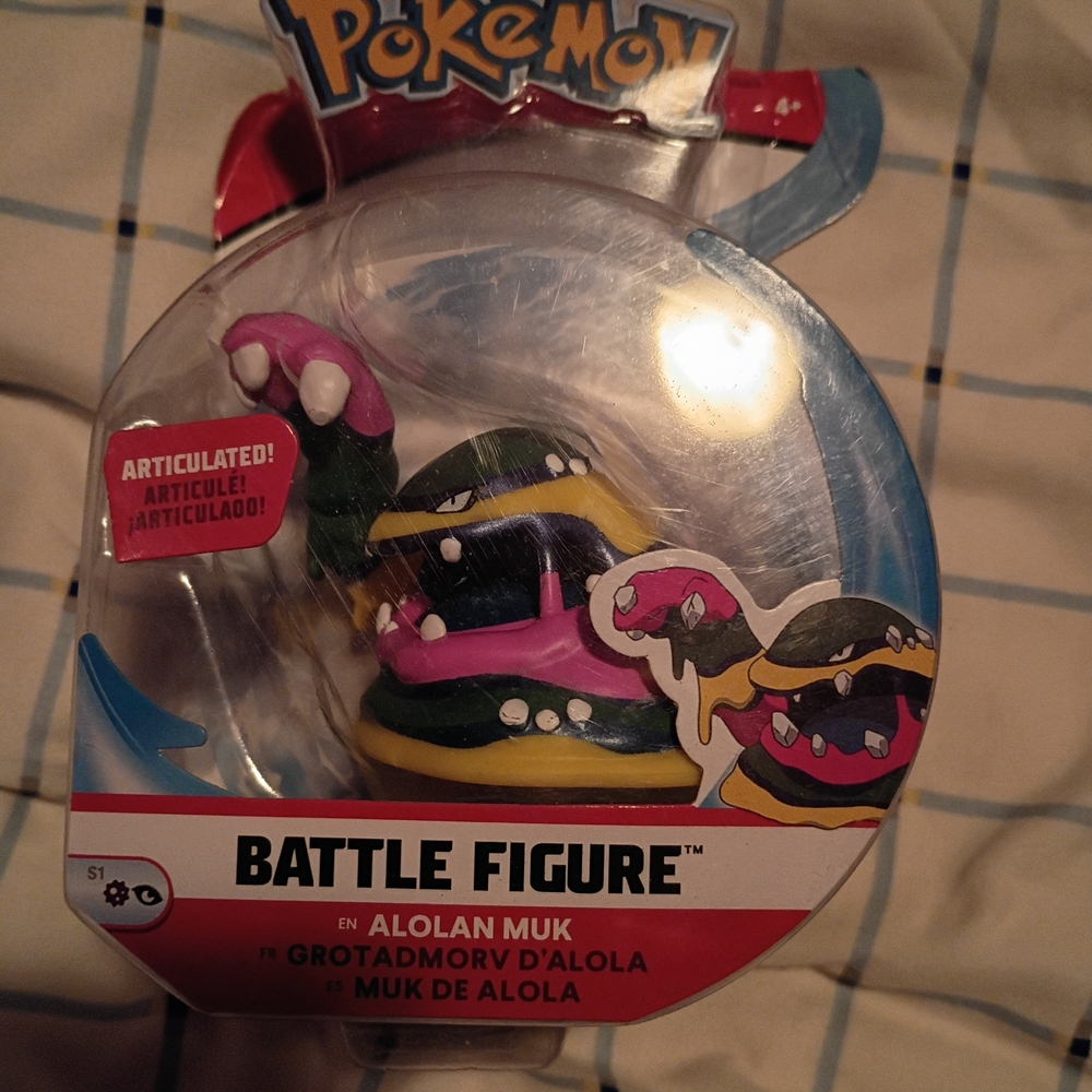 Alolan Muk Battle Figure - Pink, Yellow, Green, Black, White